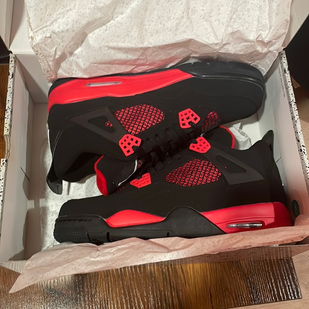 2022 Air Jordan 4s Red Thunder